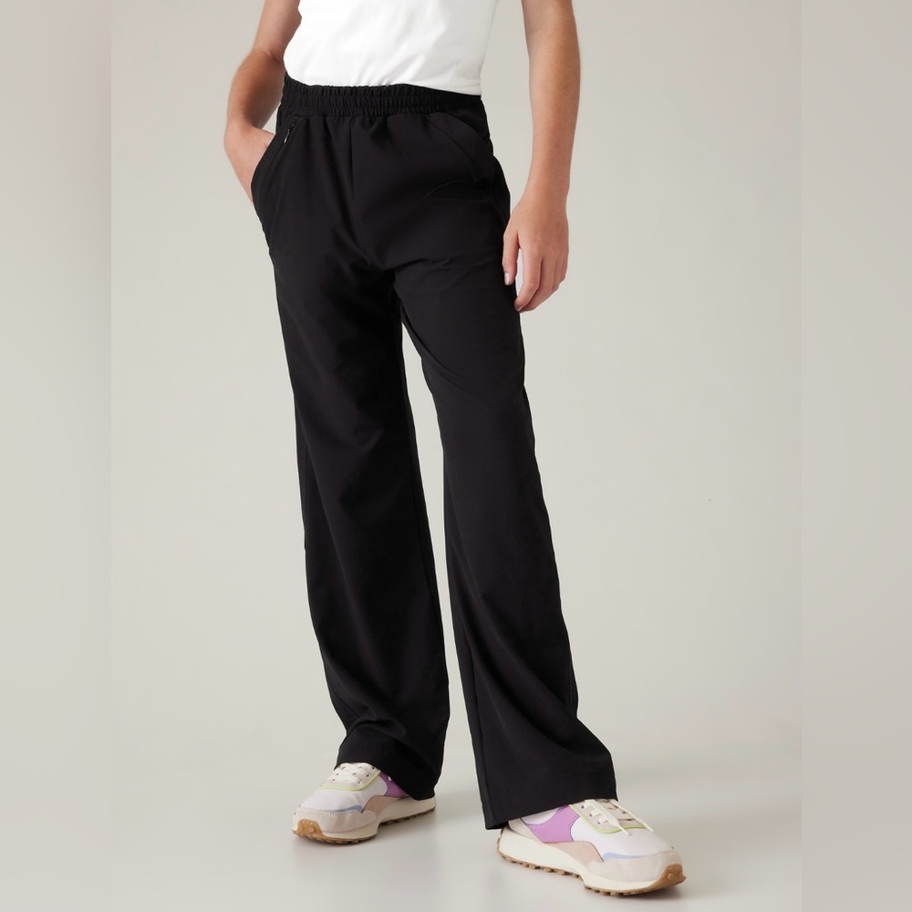 Athleta Girl Good Days Pant, black size Medium (8-10) NEW w/o tags